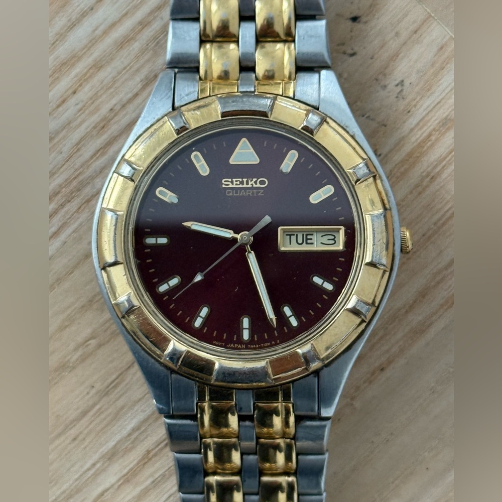 Seiko Rare Vintage Men’s Watch Burgundy Dial Two-Tone Bracelet Case Date Window